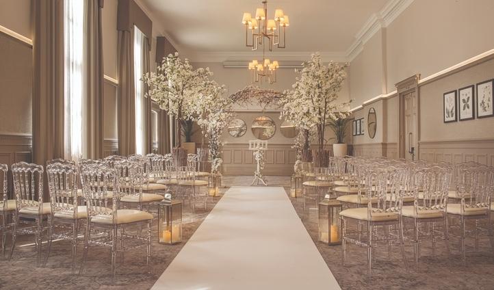 De Vere Beaumont Estate Hotel 4*