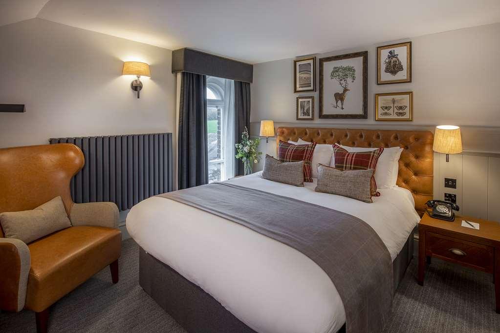 De Vere Beaumont Estate Hotel 4*